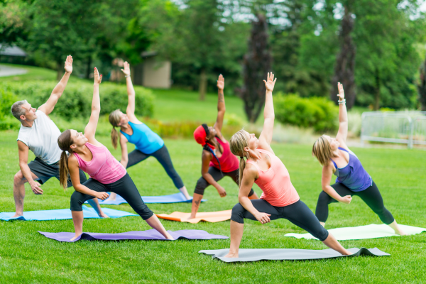 Posições de yoga: o guia para iniciantes - Namu